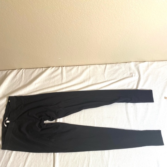 Victoria’s Secret black leggings - Picture 6 of 8